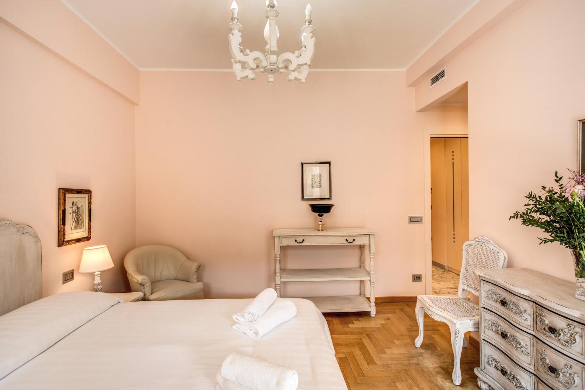 La Dolce Of Via Veneto - Prestigious With Wonderful Terrace In The Historic Center Rome