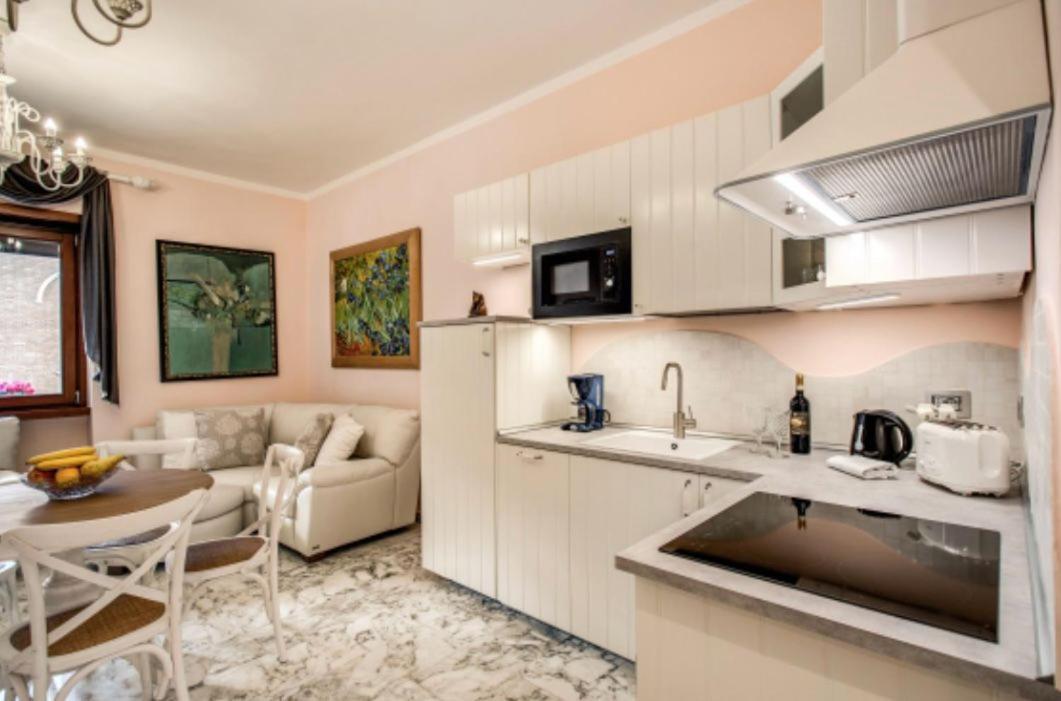 La Dolce Of Via Veneto - Prestigious With Wonderful Terrace In The Historic Center Lägenhet Rom